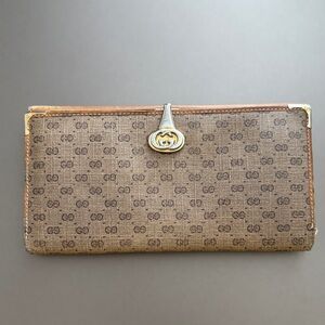 *Rare* Vintage Gucci Trifold Wallet